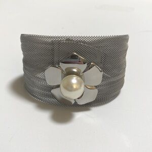 STEELTIME Stainless Steel Mesh & Faux Pearl Flower Bracelet Fits Sz 8 and Under